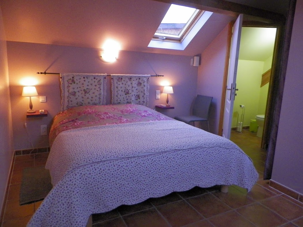 Chambre côté cour du gîte à Maresches